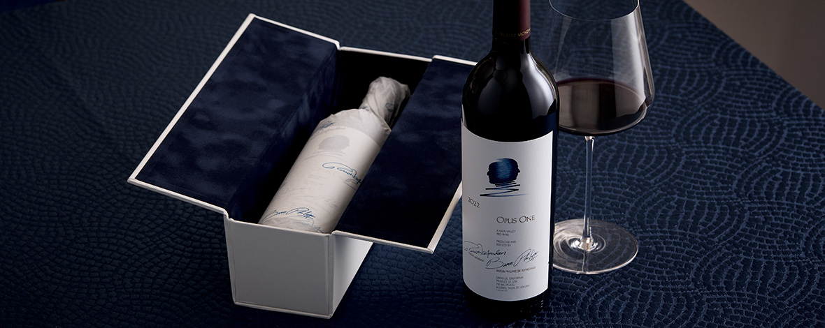 Opus One 2022 in gift box with blue velvet